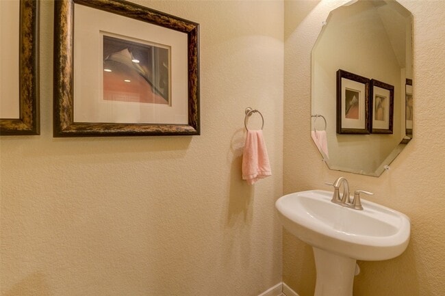 Building Photo - 22 Bettina Ln