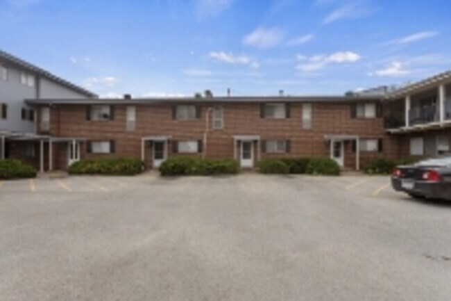 Building Photo - 423 W 87 Pl