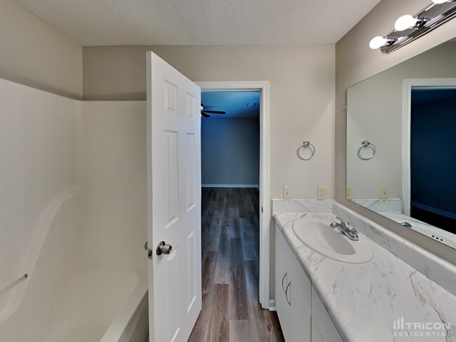 Building Photo - 2721 Painted Pony Dr