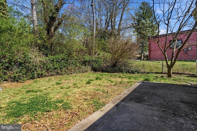 Building Photo - 169 Juniper Rd