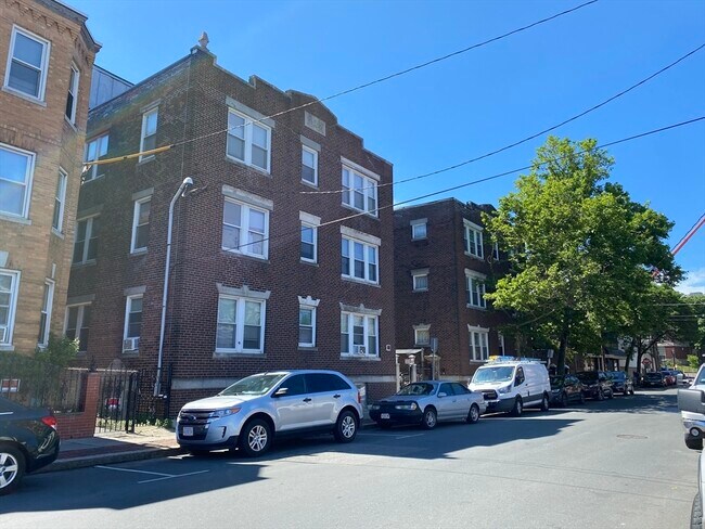 Building Photo - 121-123 Hawthorne St