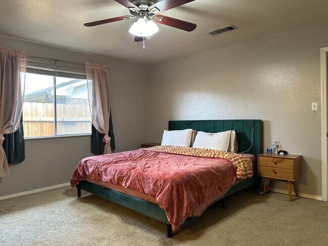 Building Photo - 8641 Chalmette Dr