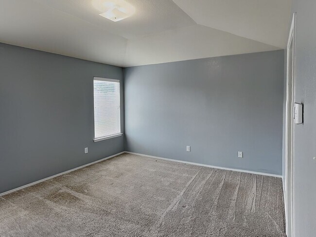Building Photo - Welcome Home to Brookwood Park!
