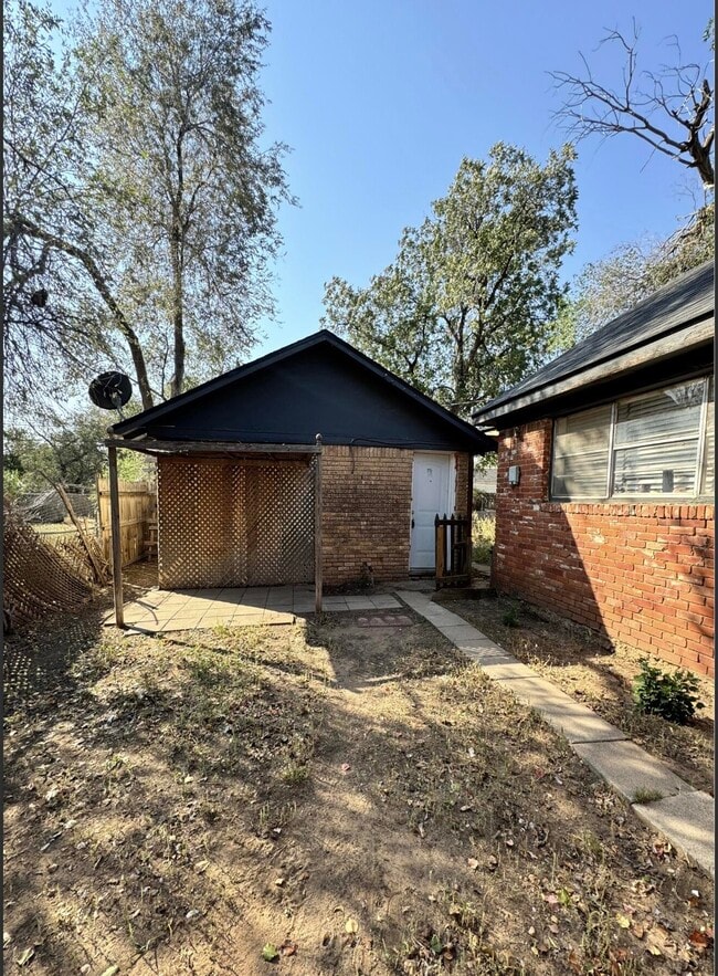 Building Photo - 2109 22nd St