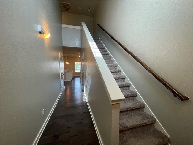Building Photo - 3915 SW Peachwood Dr