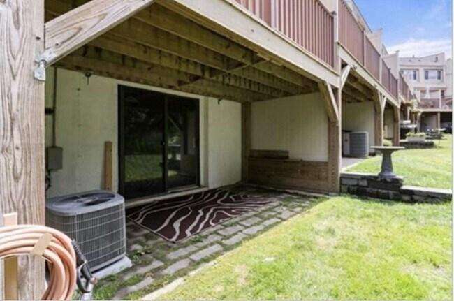 Building Photo - 269 Farrwood Dr
