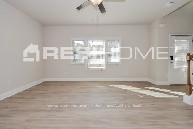 Building Photo - 3038 Faireno Pl