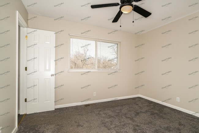 Building Photo - 4933 Countryside Dr