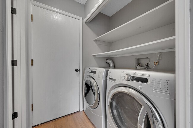Building Photo - $2,800 - 3 Bed,  2.5 Bath Townhome in Arva...