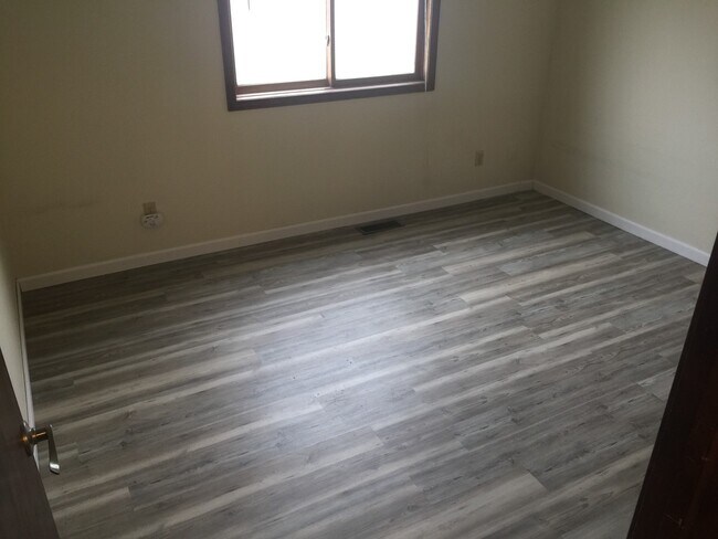Building Photo - 3415 Mahoney Dr