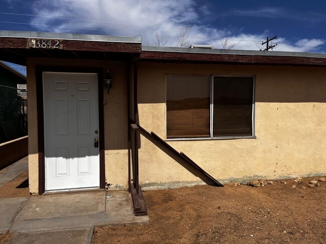 Building Photo - Libby's Realty 29 Palms Rental 2bedroom 1 ...