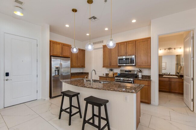 Building Photo - 7291 N Scottsdale Rd