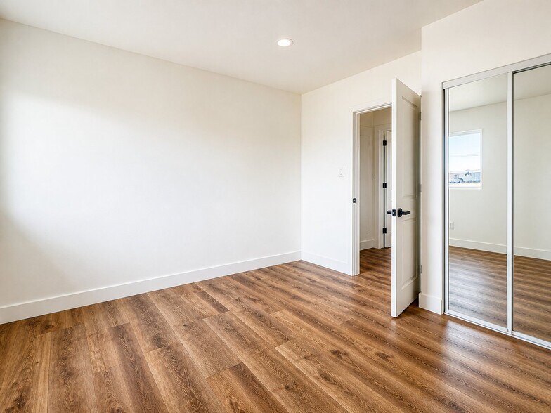 Building Photo - 8806 Chantry Ave