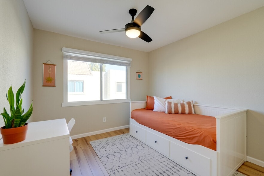 Building Photo - 7915 E Keim Dr