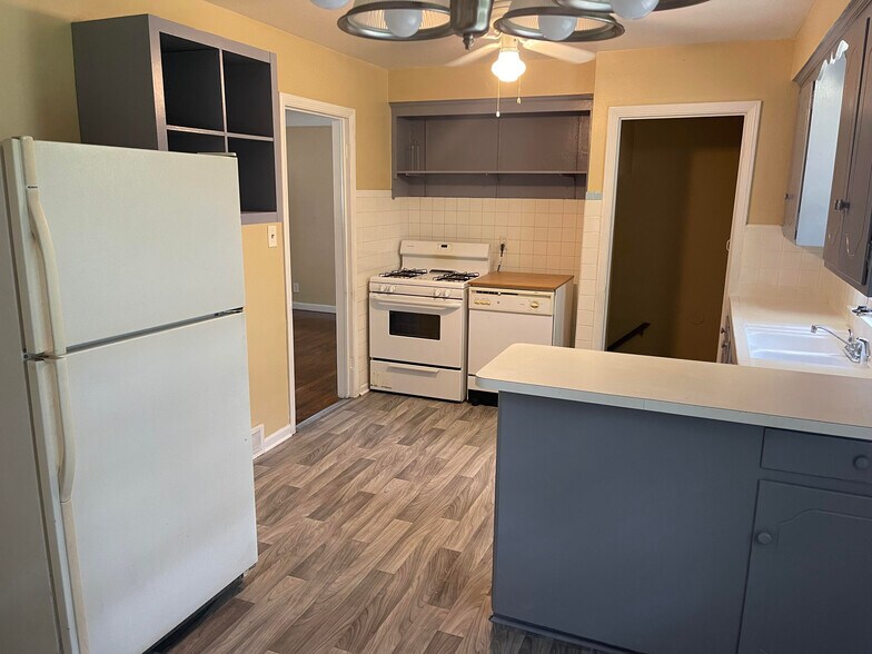 Building Photo - 21521 Benjamin St