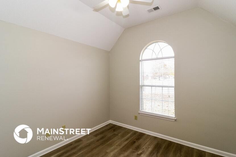 Building Photo - 50 Clear Springs Dr