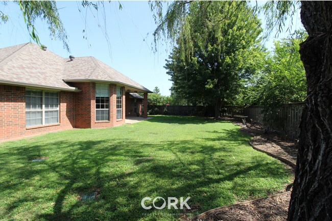 Building Photo - 2808 Stonebrook Rd
