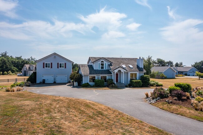 Building Photo - Rare Find!  Coupeville Home with Separate ...