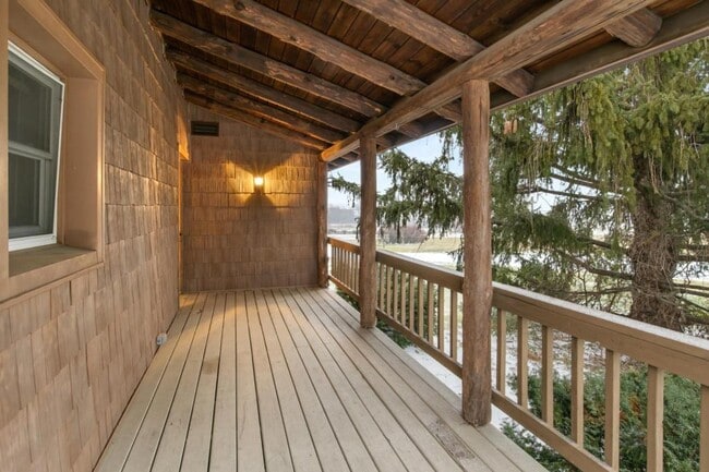 Building Photo - 118 Agape Wy