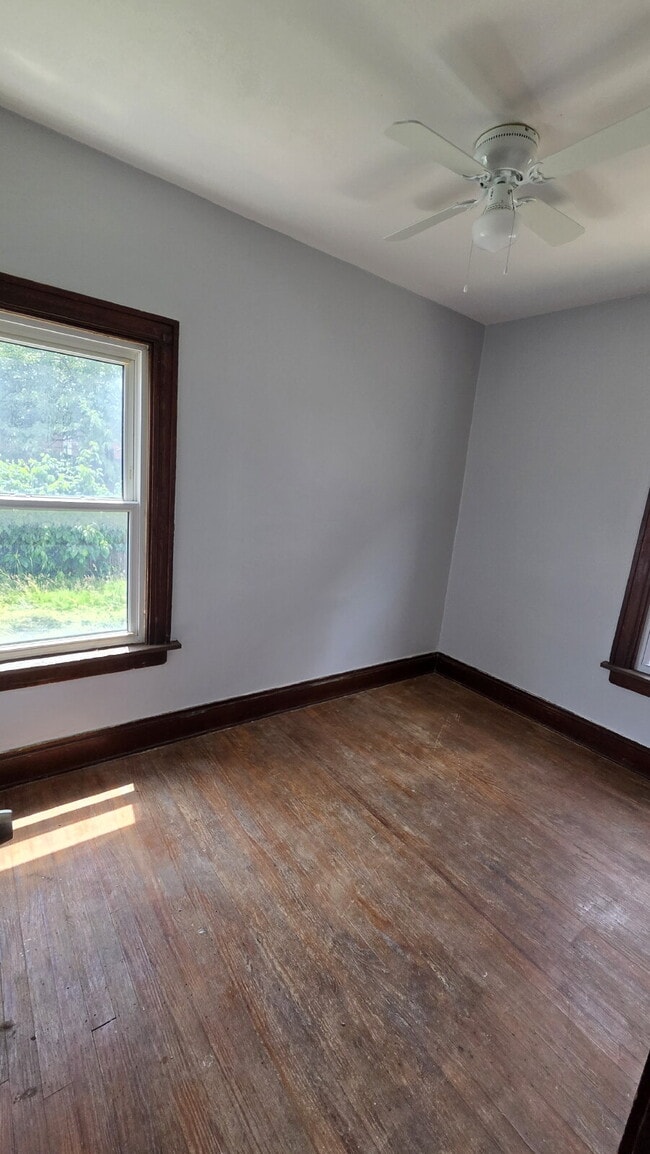 Building Photo - "2-Bedroom Duplex -avail now"