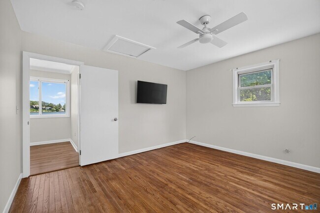 Building Photo - 272 Elm St