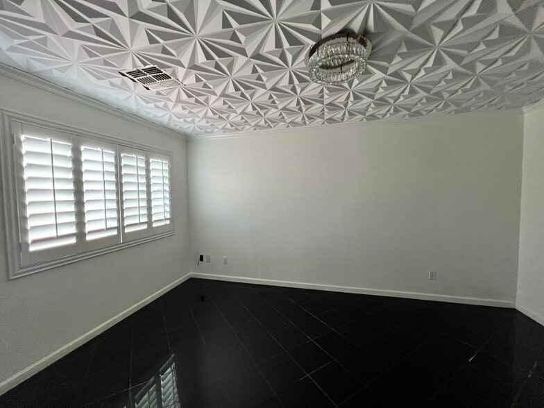 Building Photo - 1541 S 230th Ave