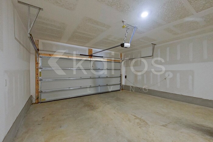 Building Photo - 108 Swallowtail Ln