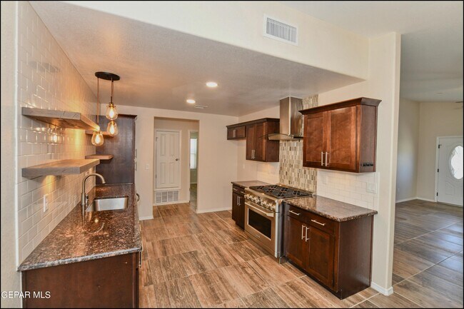 Building Photo - 12060 Mesquite Thorn Dr