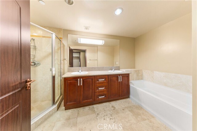 Building Photo - 11218 Camarillo St