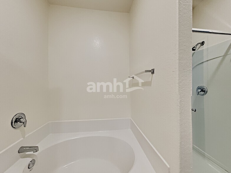 Building Photo - 7933 Cactus Plum Dr