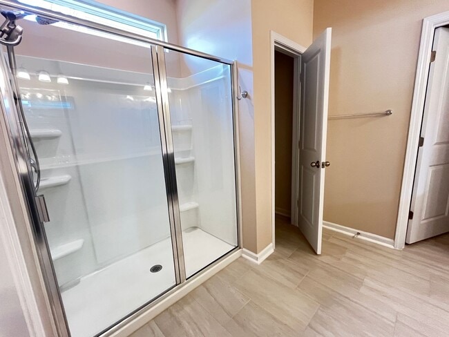 Building Photo - 1016 Chester Gln Ct