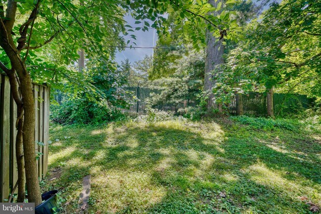 Building Photo - 7304 Park Village Ct