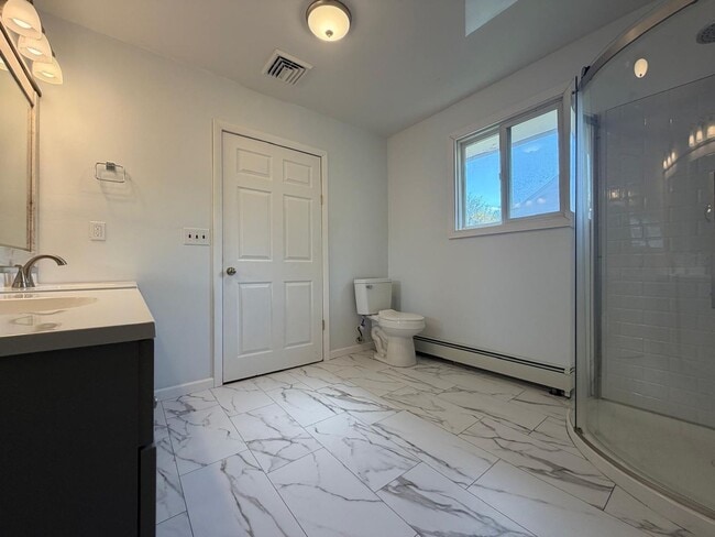 Building Photo - Spacious 5-Bedroom Home with Modern Features