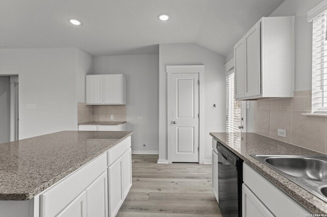 Building Photo - 4837 Park Gln