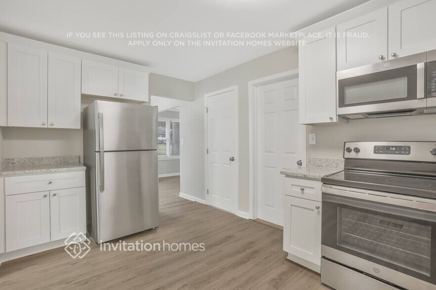 Building Photo - 2859 Monterey Dr