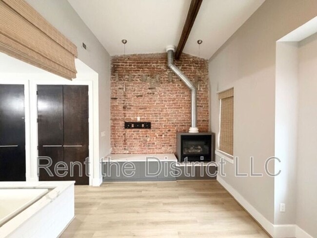 Building Photo - 1716 V St NW