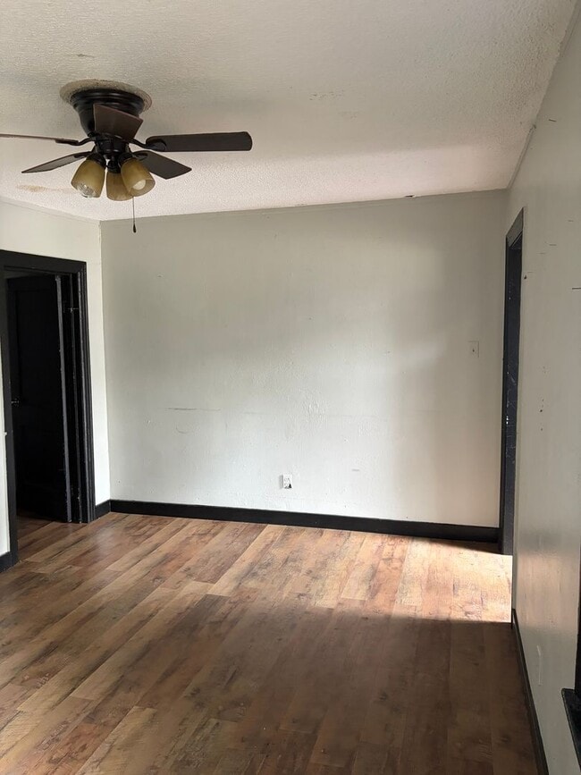 Building Photo - Bermudez - 906 (CBC)