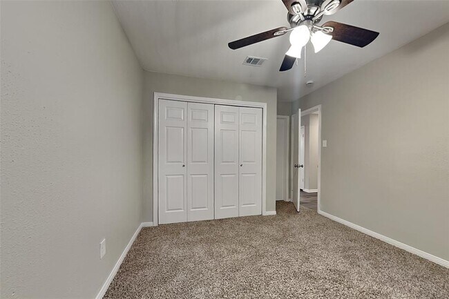 Building Photo - 8635 Spring Green Dr