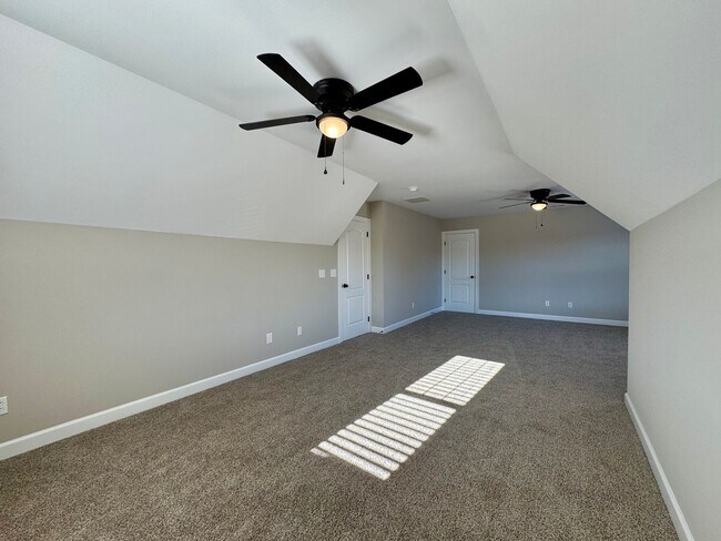 Building Photo - Traemoor At Lakewood