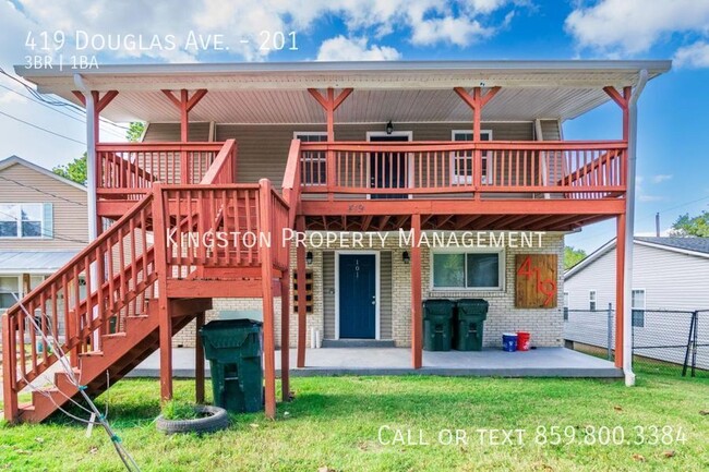 Primary Photo - MOVE-IN SPECIAL!! 1/2 OFF DEPOSIT!! Newly ...