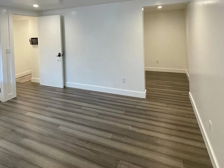 Building Photo - 150 Summerhill Ln