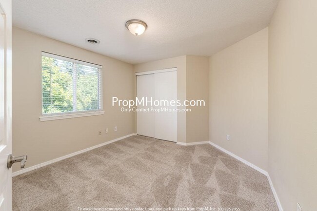 Building Photo - Charming Three Bedroom Home in West Beaver...