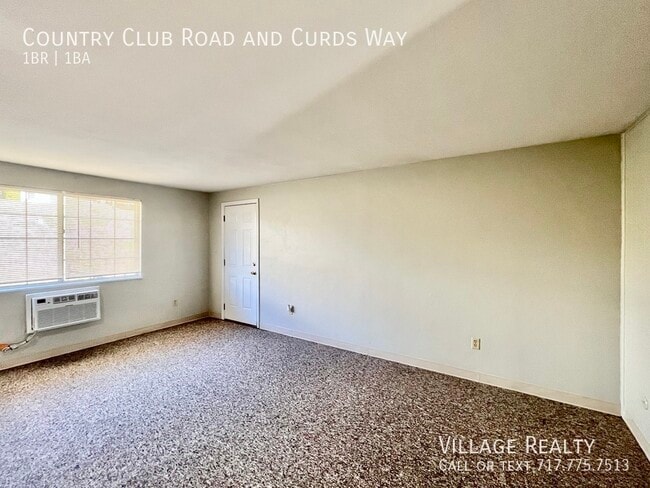 Building Photo - 671 Country Club Rd