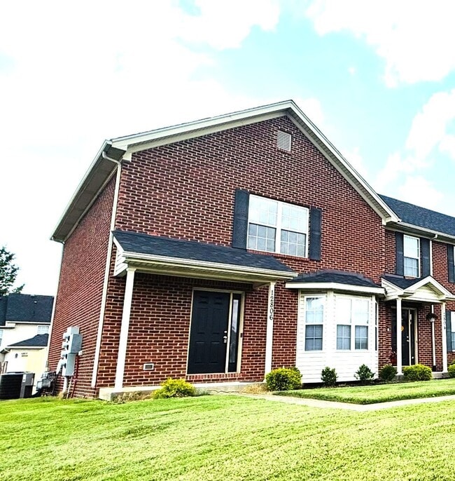 Primary Photo - LARGE BEAUTIFUL 3 Bedroom 2.5 Bath Townhou...