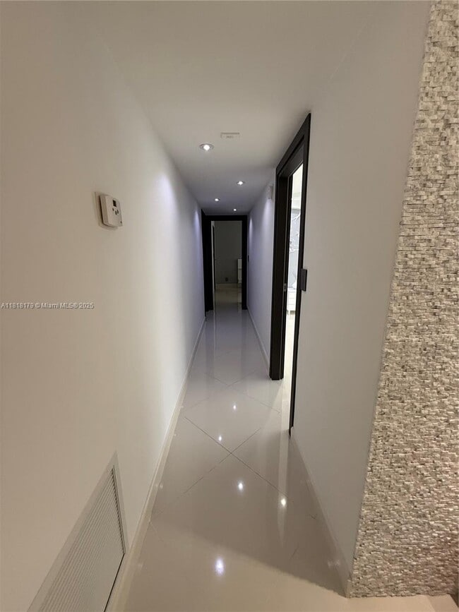 Building Photo - 3161 S Ocean Dr