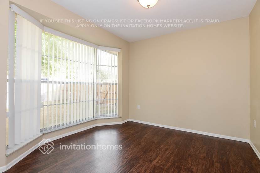 Building Photo - 2111 Almeria Way S