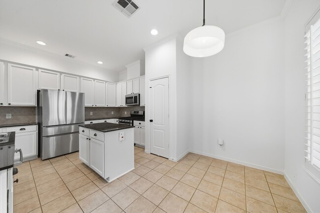 Building Photo - 2623 Shady Acres Ct