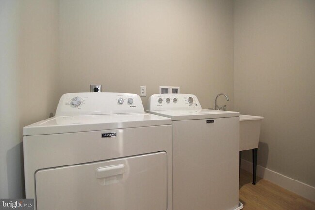 Building Photo - 224 Mill Race Dr