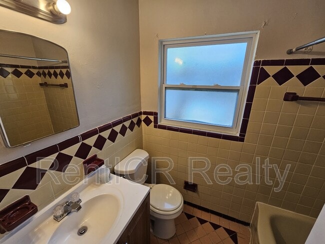 Building Photo - 1737 Overbrook Ave