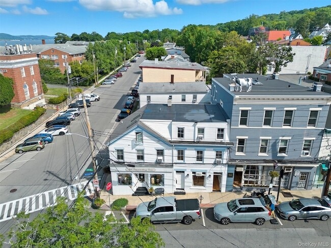 Building Photo - 3 Spring St